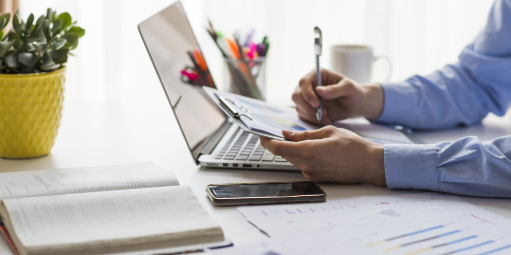 Access essential electrical estimating resources at Charter Estimating, including top industry links, project lead services, publications, and software recommendations to boost bid accuracy and project success.